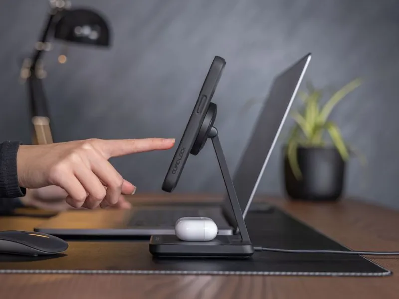 Quad Lock MAG Dual Desktop Wireless Charger - Black 7 Quad Lock MAG Dual Desktop Wireless Charger - Black - Image 7
