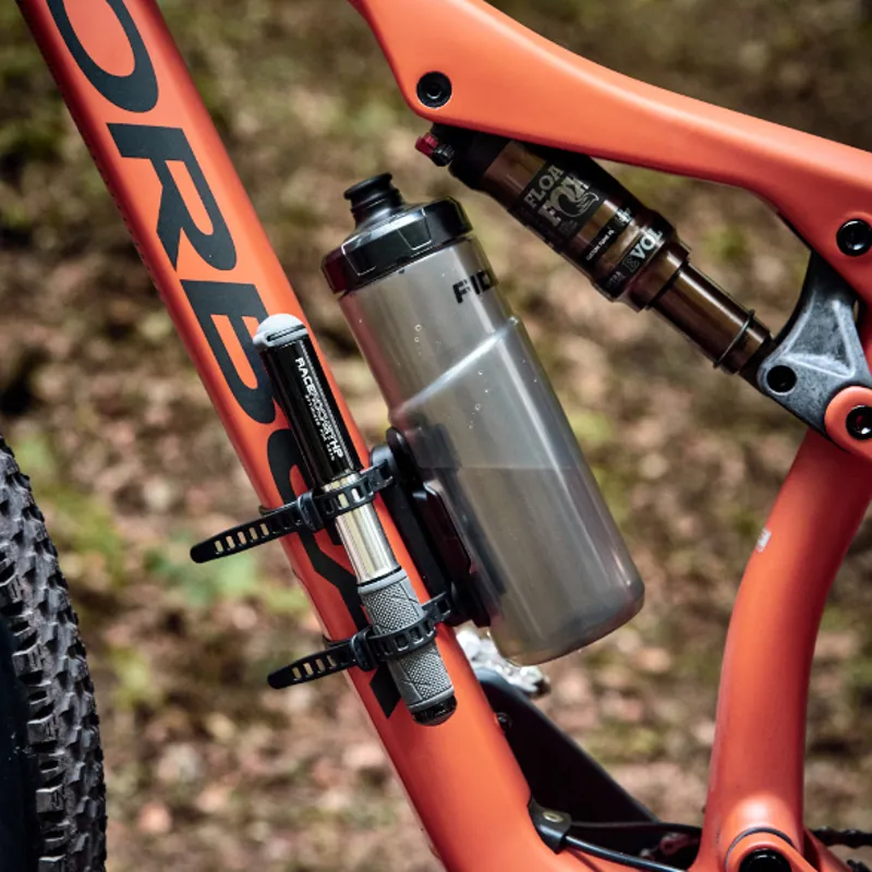 Fidlock Universal Bike/Frame Mount For TWIST Bottles 5 Fidlock Universal Bike/Frame Mount For TWIST Bottles - Image 5