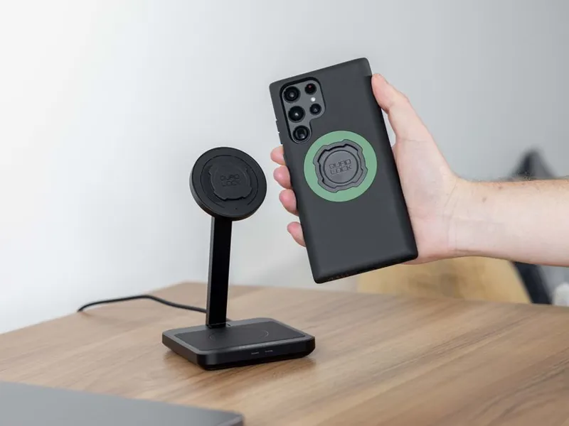 Quad Lock MAG Dual Desktop Wireless Charger - Black 10 Quad Lock MAG Dual Desktop Wireless Charger - Black - Image 10