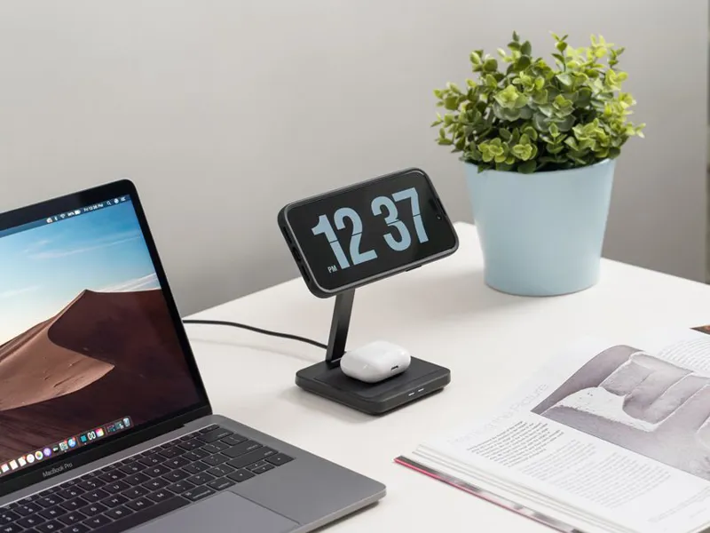 Quad Lock MAG Dual Desktop Wireless Charger - Black 1 Quad Lock MAG Dual Desktop Wireless Charger - Black