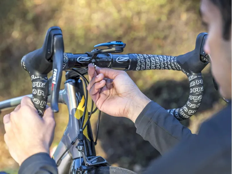 Quad Lock Cycling Out Front Mount - Black 13 Quad Lock Cycling Out Front Mount - Black - Image 13