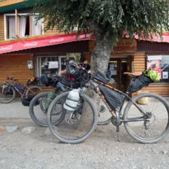 Blackburn Outpost Frame Bag - Large 13 Blackburn Outpost Frame Bag - Large -Bicycle Equipment Store blackburn outpost frame bag feature lifestyle 5 1