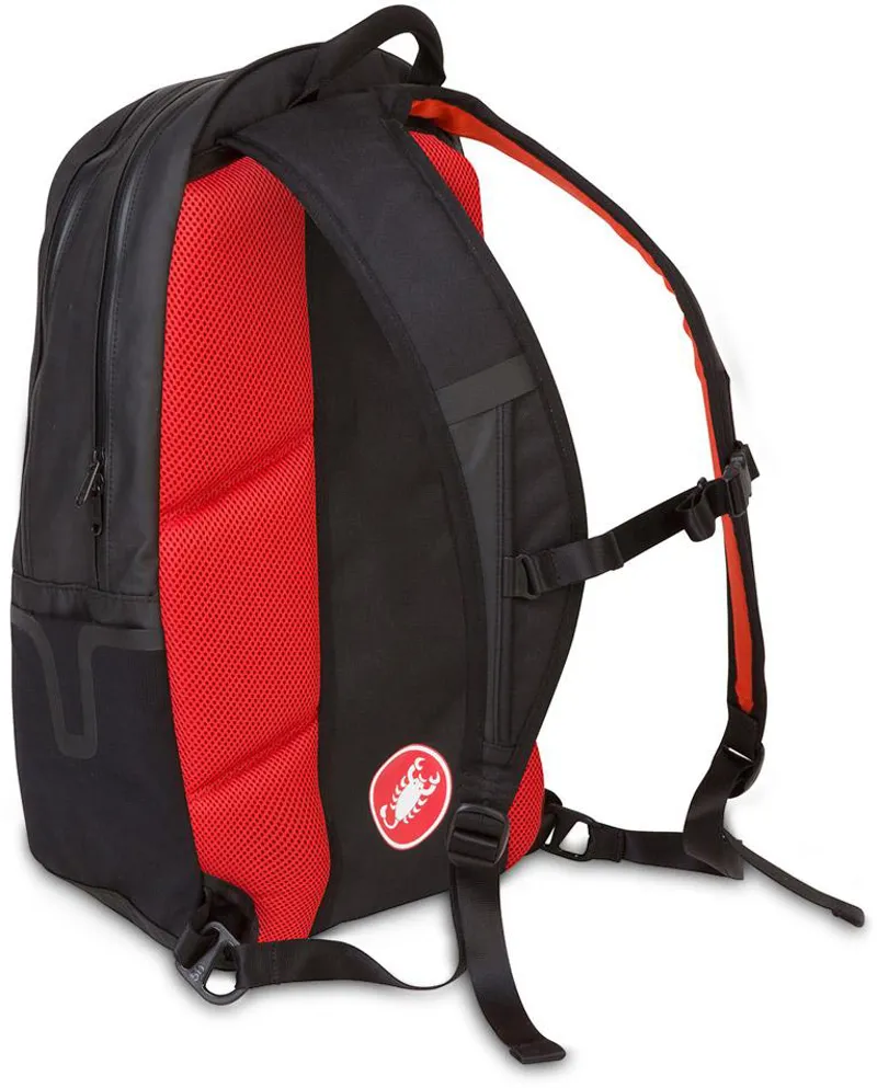 Castelli Gear 26L Backpack - Black 2 Castelli Gear 26L Backpack - Black - Image 2