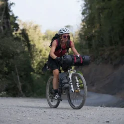 Blackburn Outpost Handlebar Roll With Dry Bag 13 Blackburn Outpost Handlebar Roll With Dry Bag -Bicycle Equipment Store outpost hb roll dry bag lifestyle 7 2