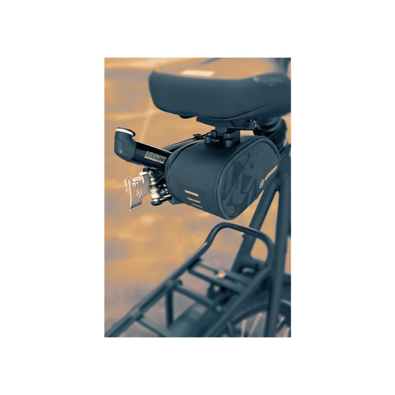 SKS Traveller Click 800 Side Opening Seatpack With Click Fixing -Black 2 SKS Traveller Click 800 Side Opening Seatpack With Click Fixing -Black - Image 2